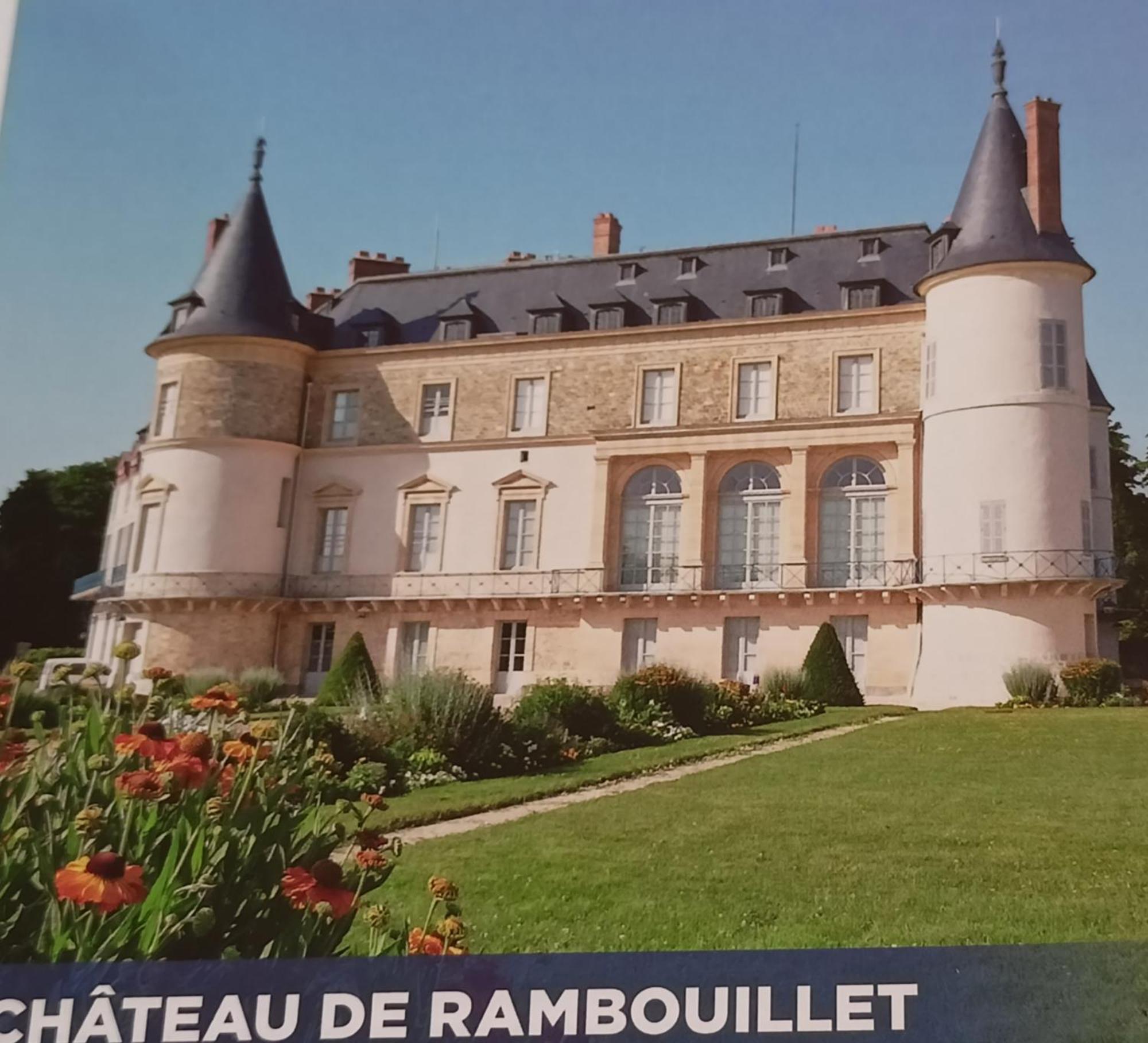 Appartement Cosy Et Chaleureux Saint-Arnoult-en-Yvelines Dış mekan fotoğraf